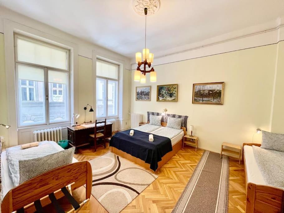Bank5 Central Apartment Boedapest Buitenkant foto