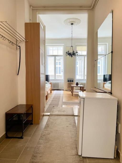 Bank5 Central Apartment Boedapest Buitenkant foto